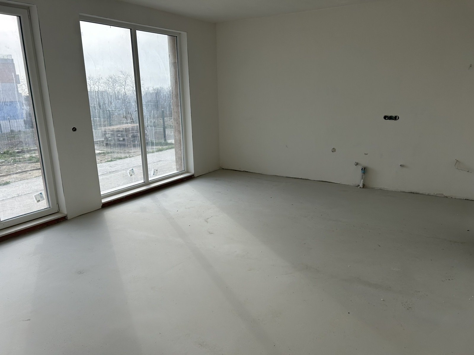 Moderne zweistöckige Neubauvilla mit Garten in Byala – nur wenige Minuten vom Meer entfernt