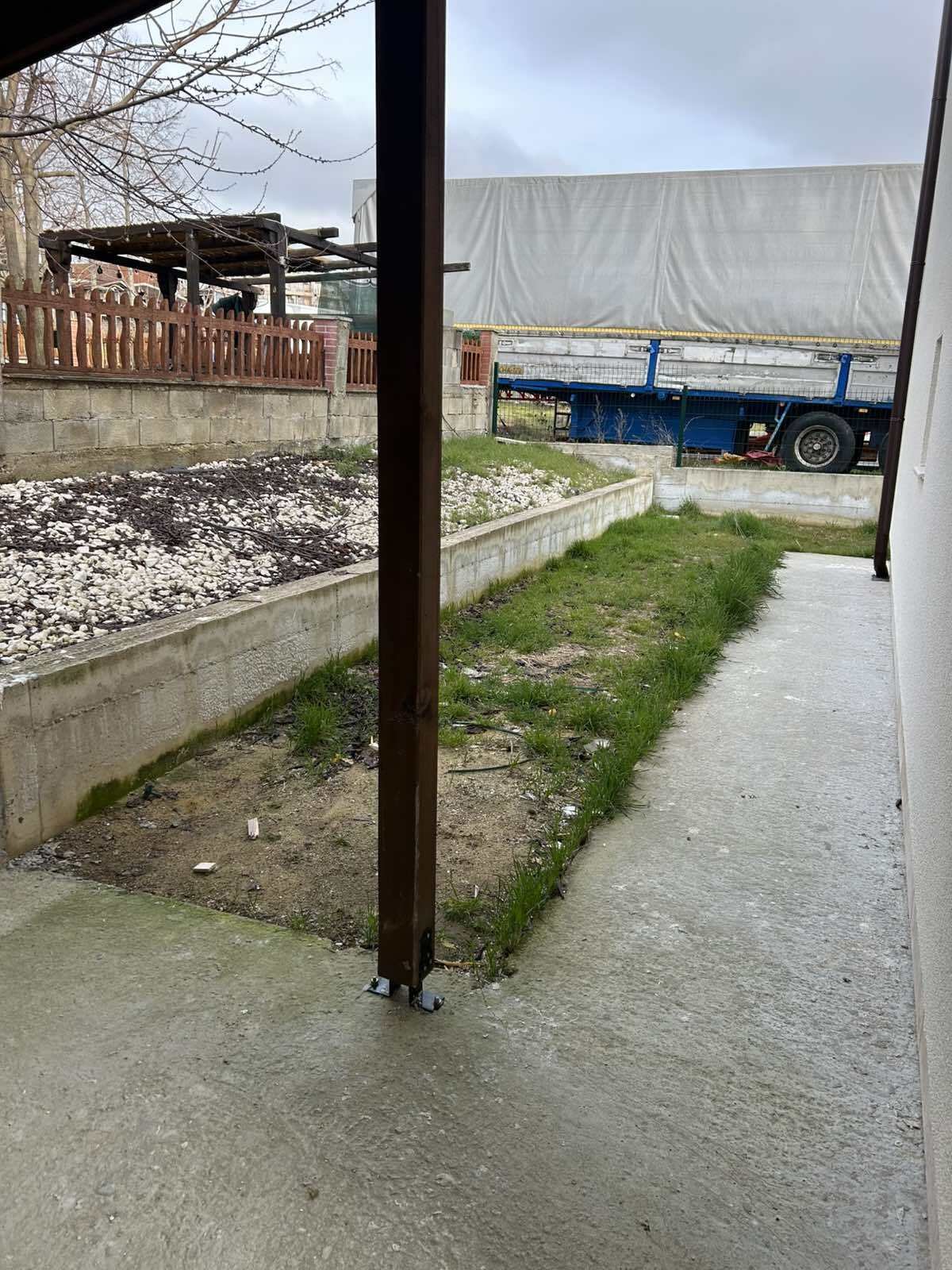 Moderne zweistöckige Neubauvilla mit Garten in Byala – nur wenige Minuten vom Meer entfernt