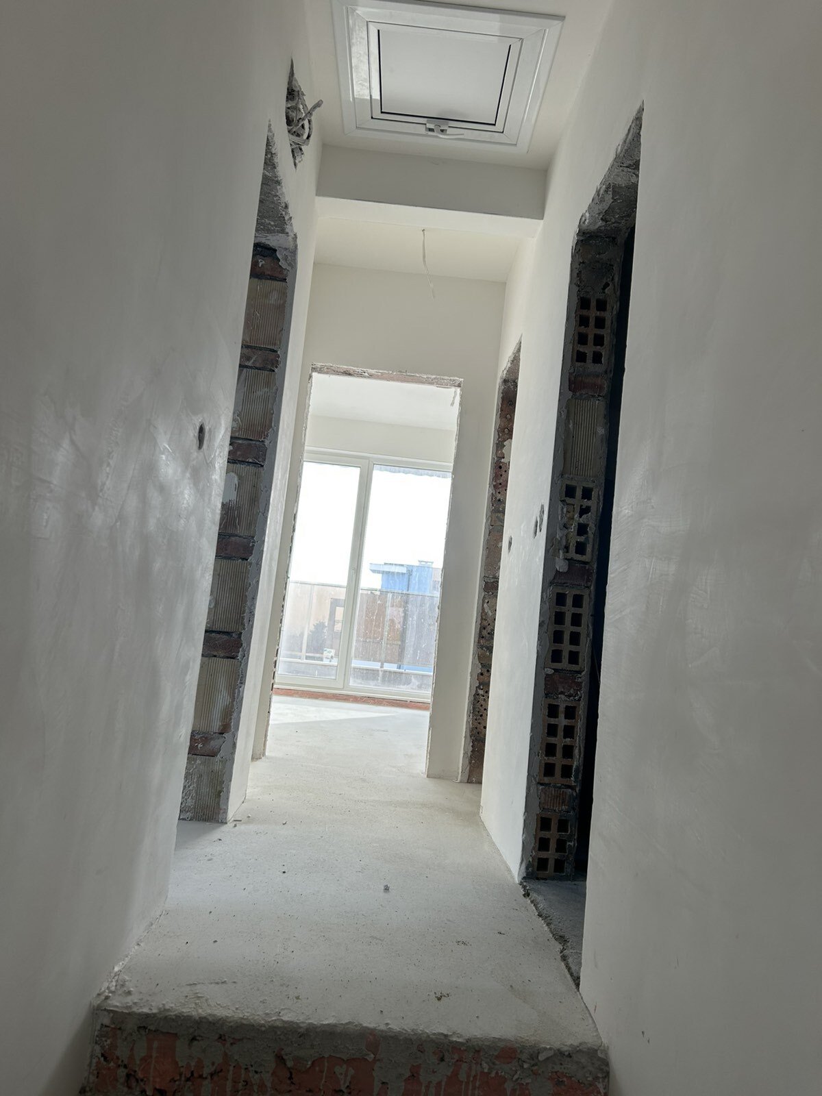 Moderne zweistöckige Neubauvilla mit Garten in Byala – nur wenige Minuten vom Meer entfernt