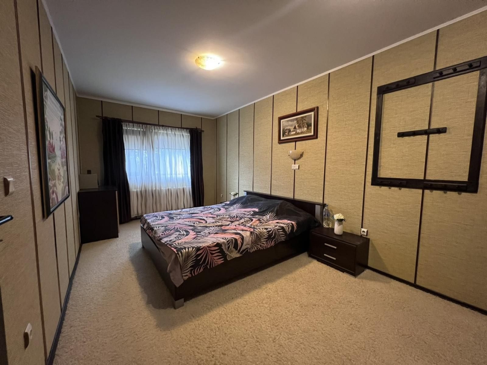 Haupthaus, Gästehaus, Lagergebäude – 1.000 m² im Komplex Avren, Varna.