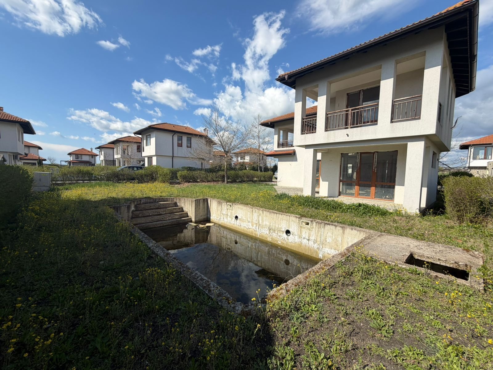 Haus im Rohbauzustand im Komplex Floral Maedows Kableshkovo Bulgarien