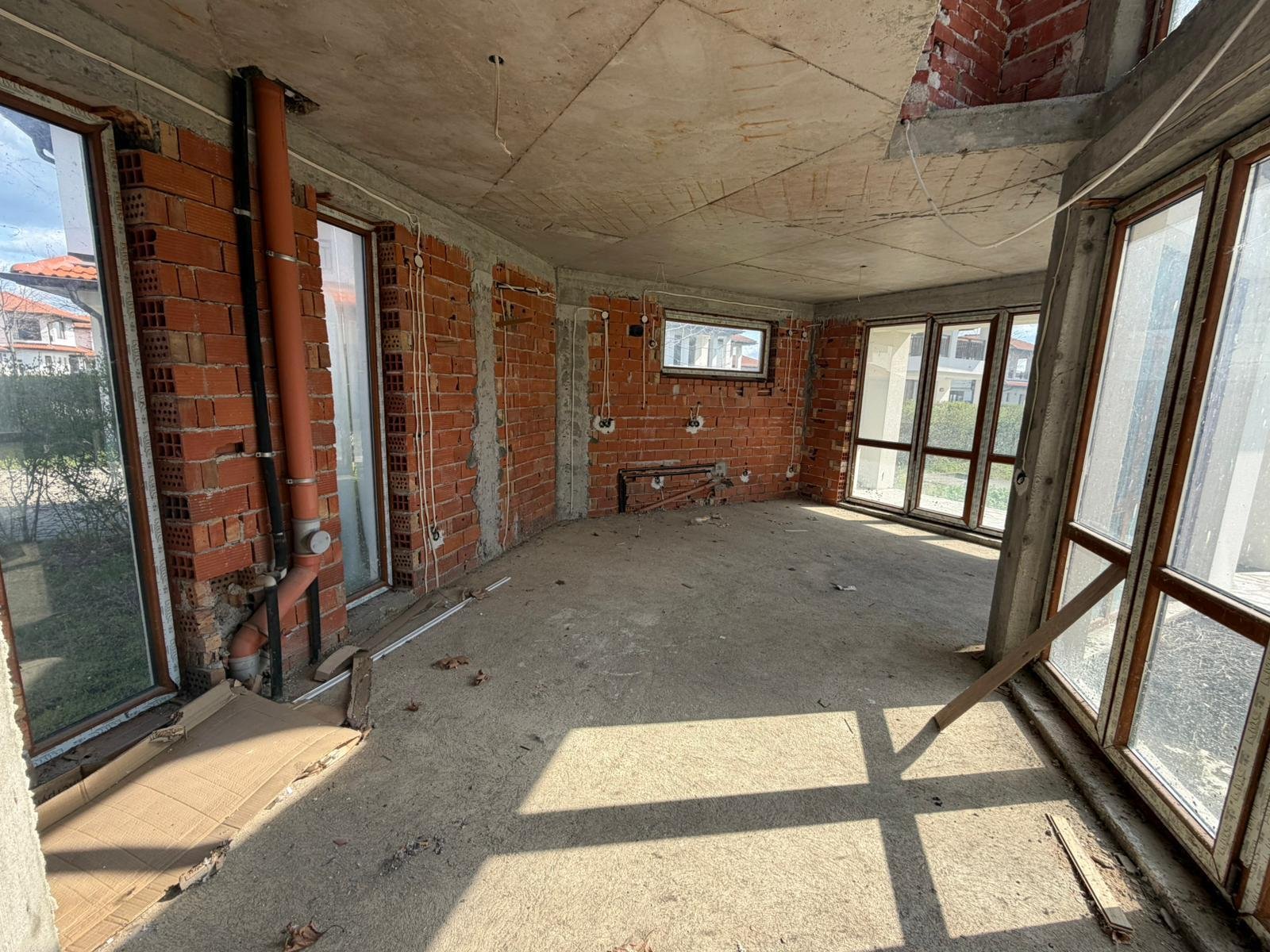 Haus im Rohbauzustand im Komplex Floral Maedows Kableshkovo Bulgarien