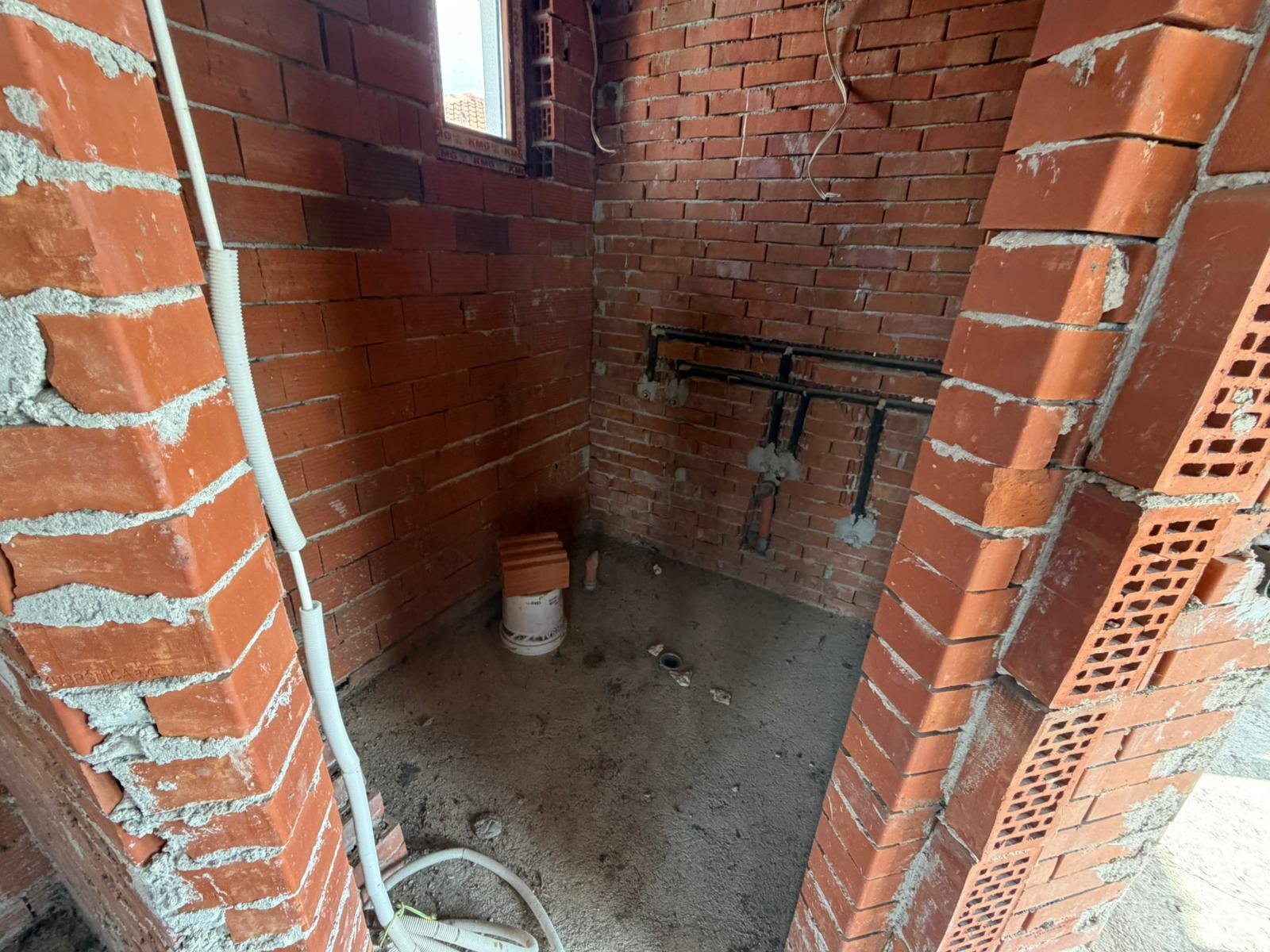 Haus im Rohbauzustand im Komplex Floral Maedows Kableshkovo Bulgarien