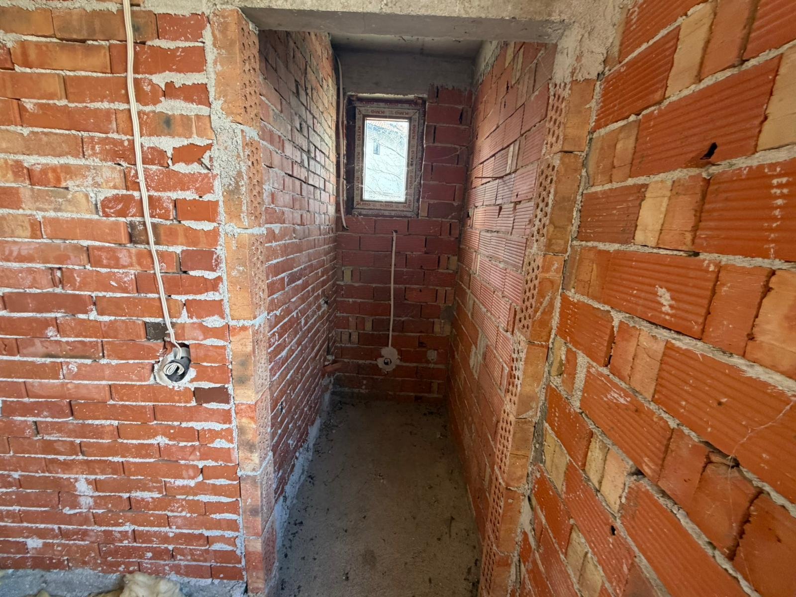 Haus im Rohbauzustand im Komplex Floral Maedows Kableshkovo Bulgarien