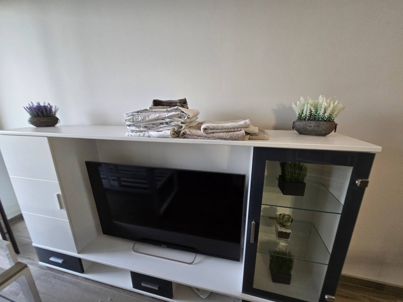 Zweistöckiges Haus in Kosharitsa – 120 m² Komfort, vollständig renoviert und bezugsfertig. Komplex Imperial Heights, Bulgarien.