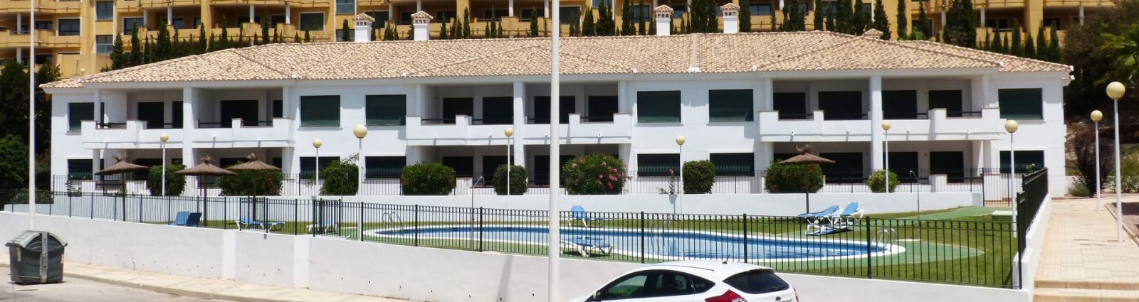Modernes Apartment mit Terrasse und Pool in Orihuela