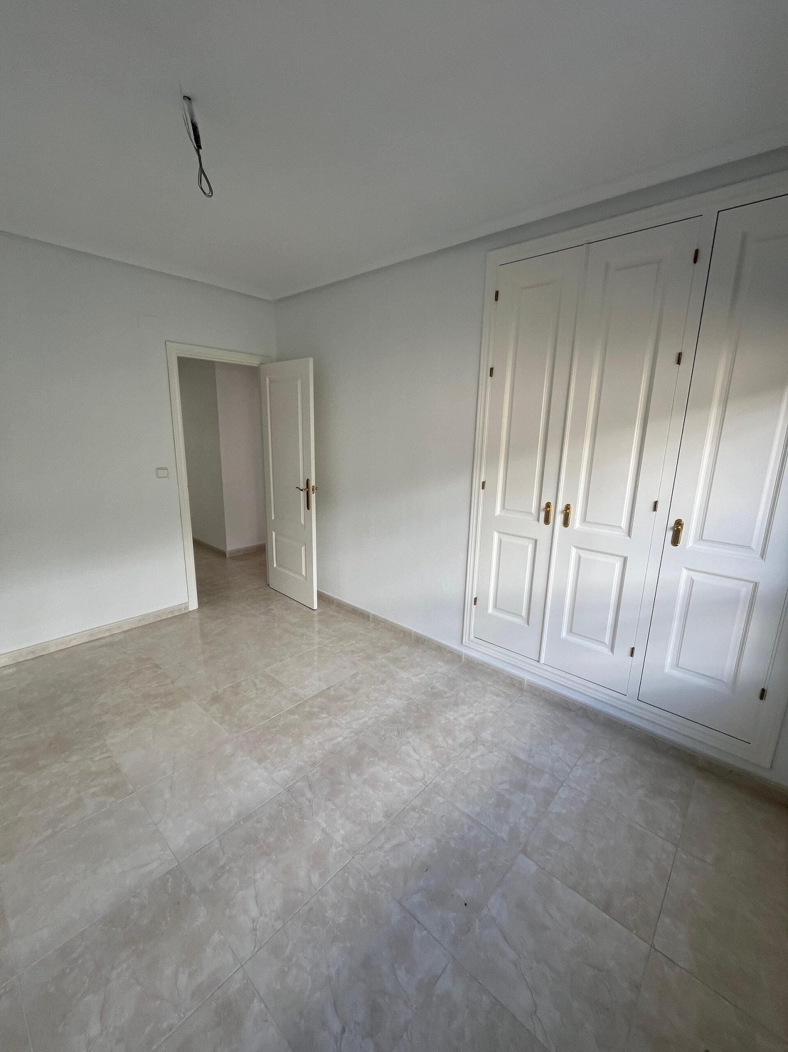 Modernes Apartment mit Terrasse und Pool in Orihuela