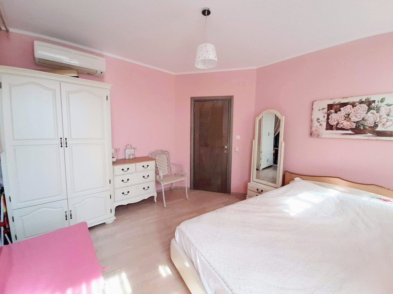 Einzigartiges, luxuriöses Maisonette-Apartment mit 4 Schlafzimmern, nur 300 m vom Strand entfernt, im Komplex Esteban in Nessebar, Bulgarien.“