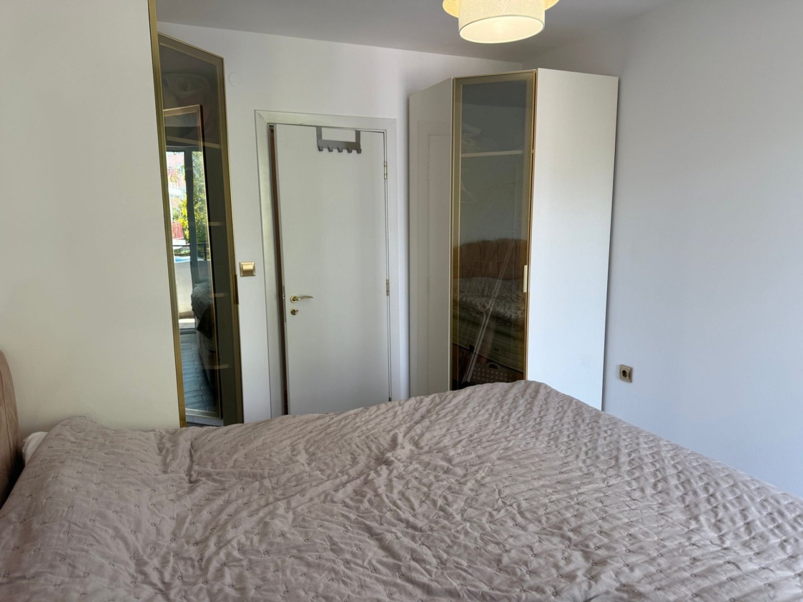 2-Zimmer-Wohnung mit 67 m² in erster Meereslinie im Komplex Privilege Fort Beach in Sveti Vlas, Bulgarien.