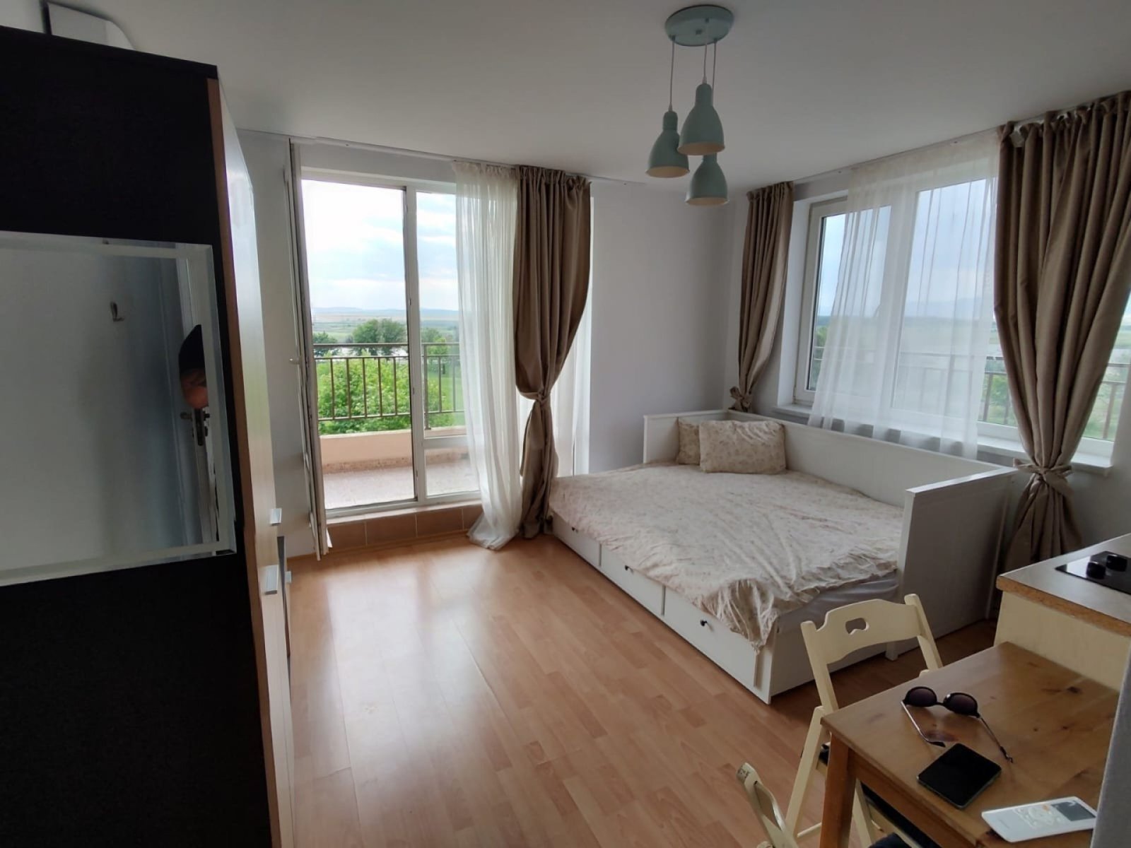 2-Zimmer-Wohnung mit 67 m² in erster Meereslinie im Komplex Privilege Fort Beach in Sveti Vlas, Bulgarien.