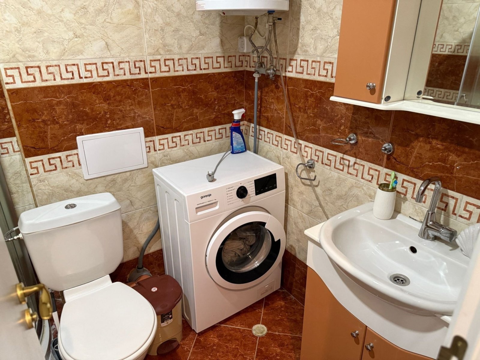 2-Zimmer-Wohnung mit 67 m² in erster Meereslinie im Komplex Privilege Fort Beach in Sveti Vlas, Bulgarien.