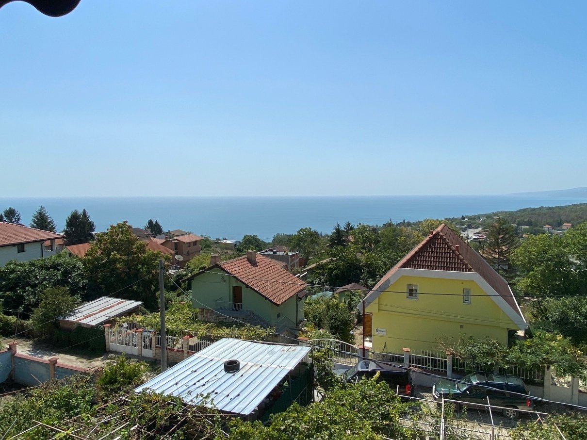 2 Doppelhaushälften in Balchik mit Blick auf das Meer