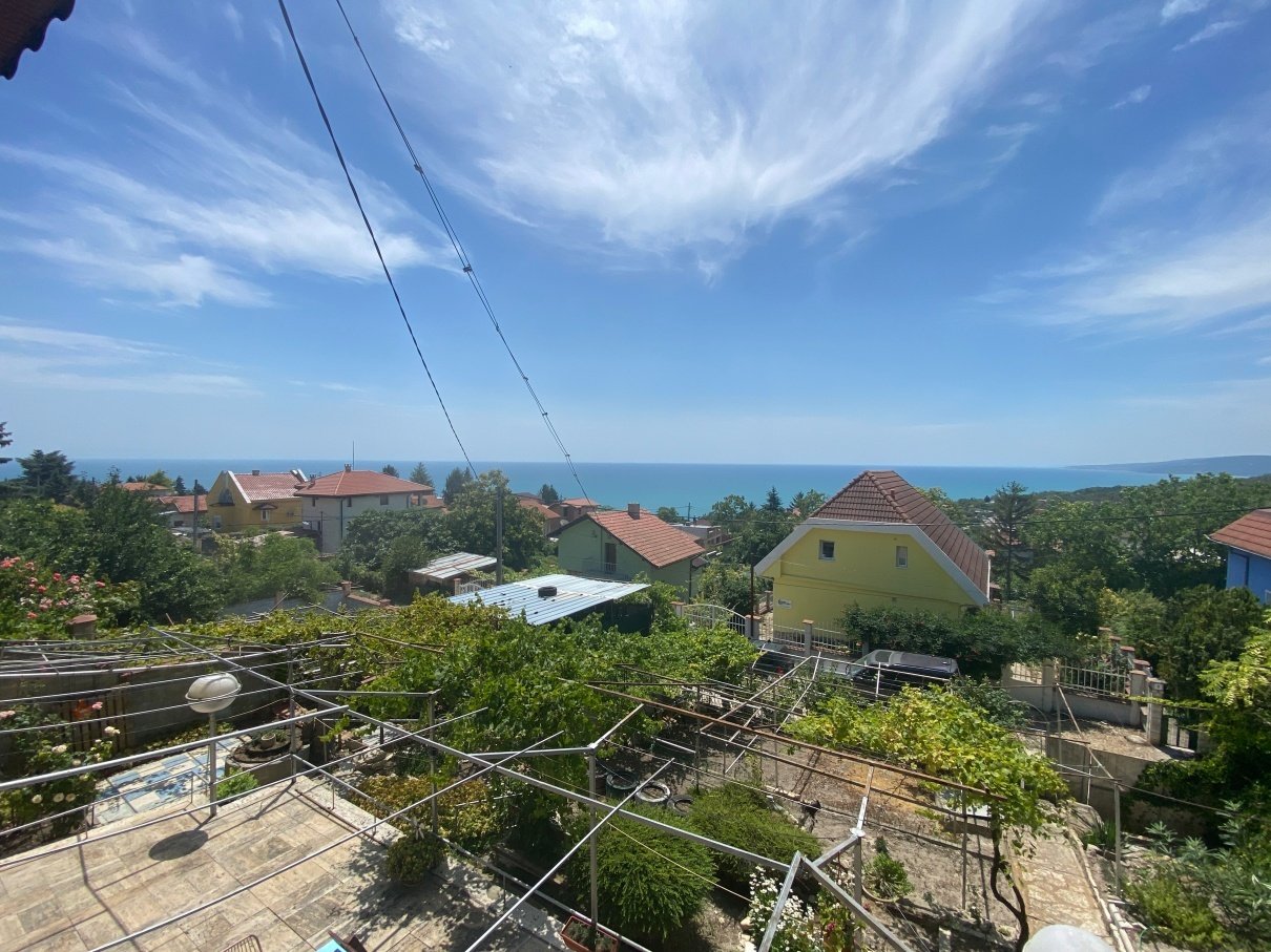 2 Doppelhaushälften in Balchik mit Blick auf das Meer