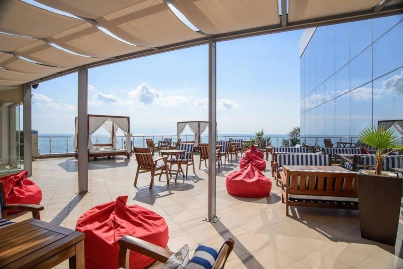 3-Zimmer-Wohnung mit Meerblick, zwei Badezimmern, direkt am Strand – Komplex Silver Beach, Byala, Bulgarien