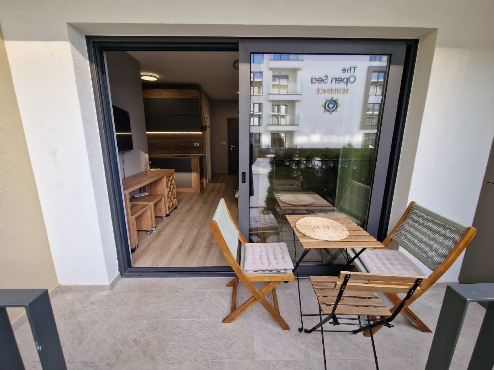 Vollständig möbliertes Studio mit schönem Blick auf das Meer und den Pool in einem neuen, luxuriösen Komplex – Open Sea Residence, Byala, Bulgarien