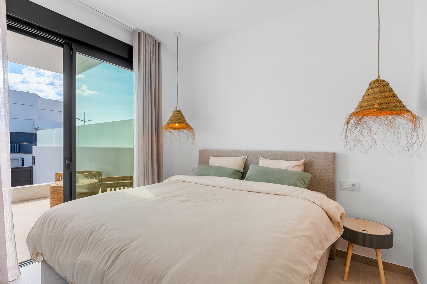 Moderne Stadthäuser mit privatem Pool und Garten, in der Nähe des Flughafens, Dolores