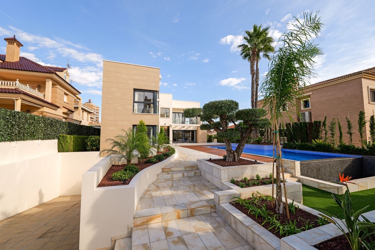 Exklusive Villa, 100 m vom Meer entfernt, mit Schwimmbad, Torrevieja
