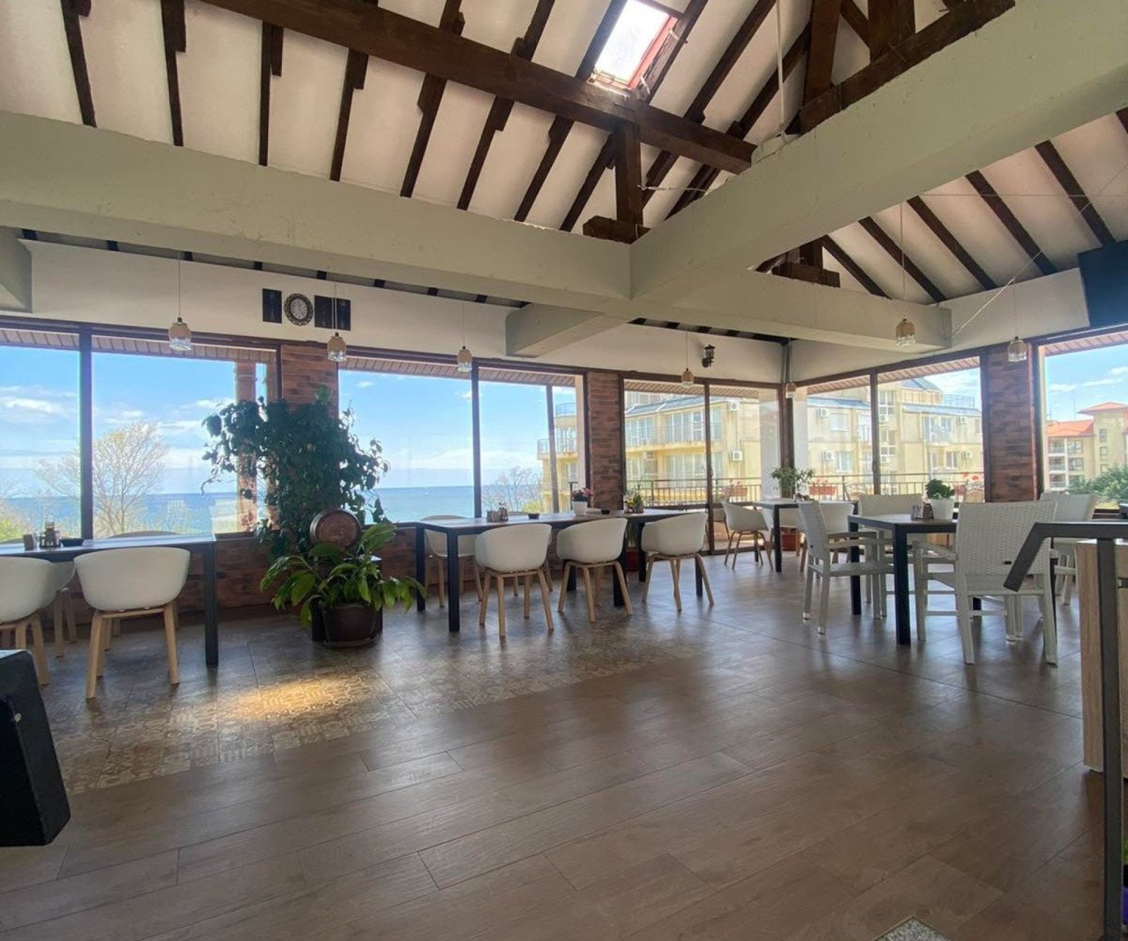 Elegantes Einzimmerapartment mit Meerblick, nur 150 m vom Strand entfernt — Obzor / Byala, Komplex Pines Beach, Bulgarien