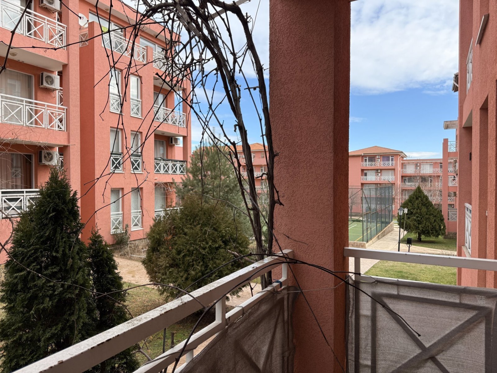 Dreizimmerwohnung mit zwei Schlafzimmern im Komplex Sunny Day 6, Bulgarien.