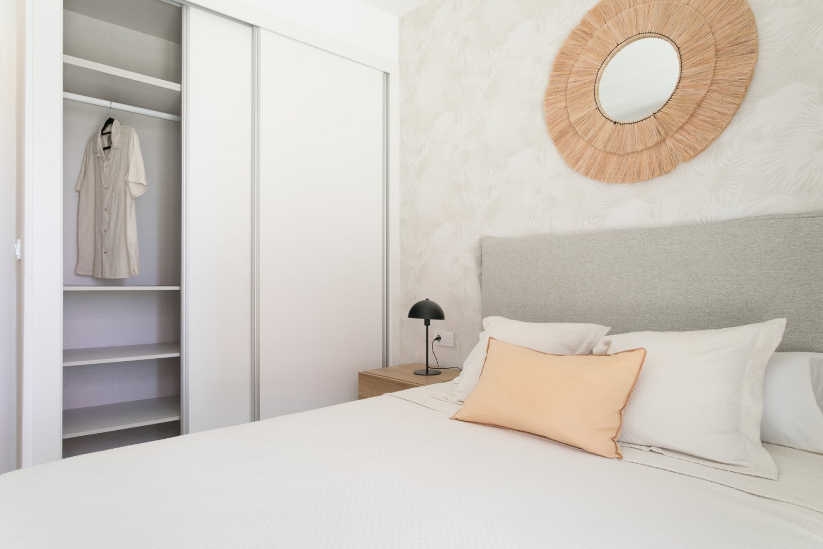 Moderne Wohnung im 1. Stock mit Terrasse, 1 km vom Meer entfernt, Torrevieja