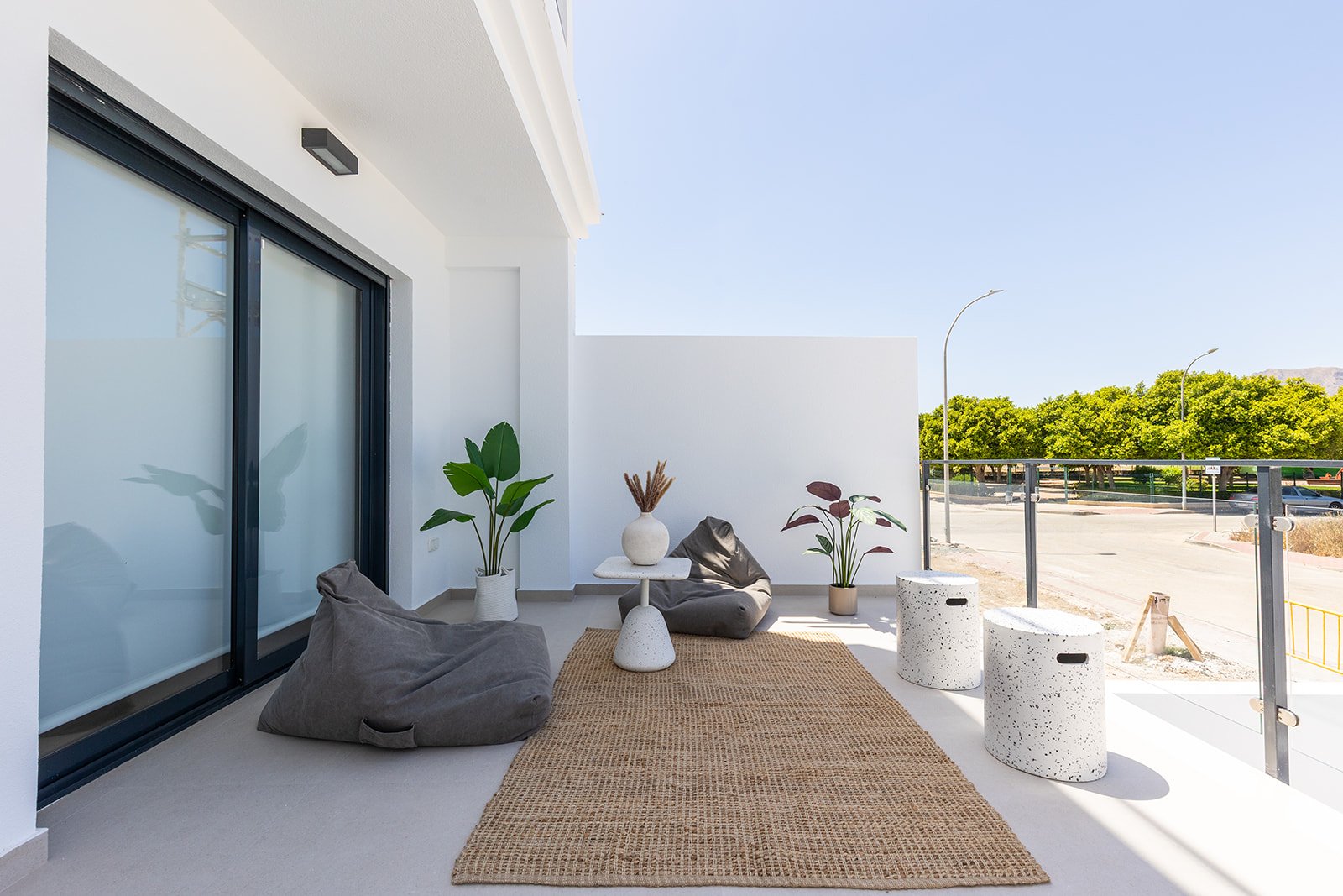 Moderne Stadthäuser, private Terrassen und Pool, Rafal
