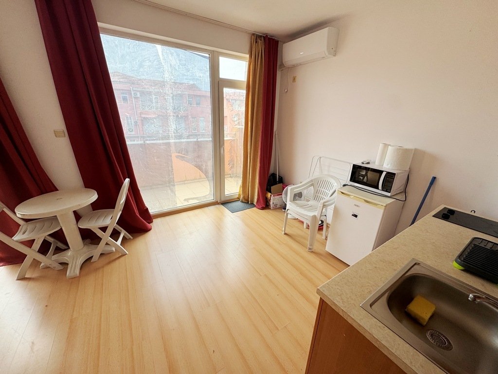 Bright Studio with Big Balcony in Sunny Day 6 – Flexible Layout, Great Potential