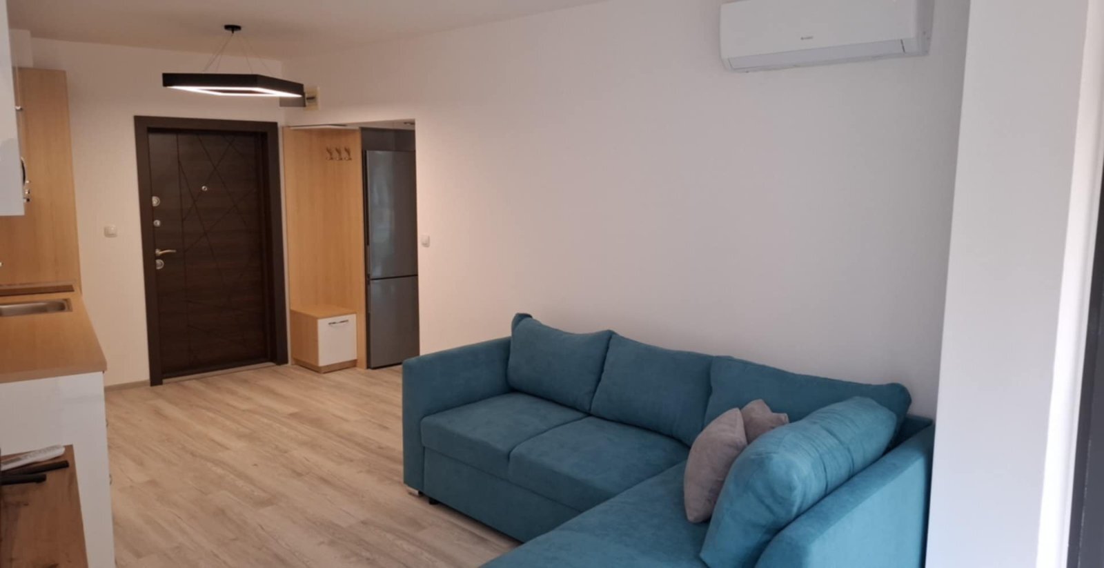 Spacious Modern 1-Bedroom Apartment with Terrace & Pool in Amadeus 5 – Blue Pearl