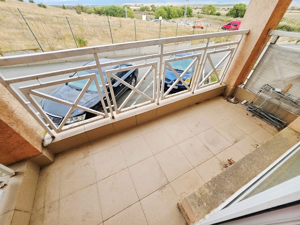 Compact 2-Bedroom Apartment with Open Views in Sunny Day 6 – Budget-Friendly Option