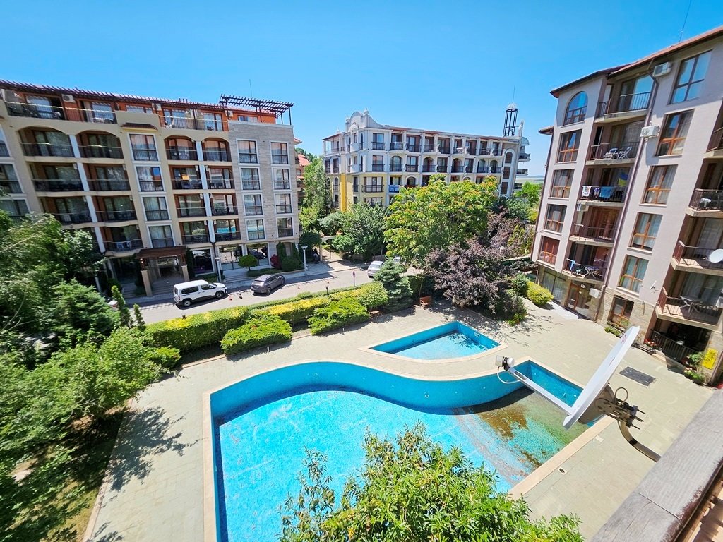 Large 2-Bedroom Apartment with Pool View in Sunny View North – Bright, Spacious & Ready to Use