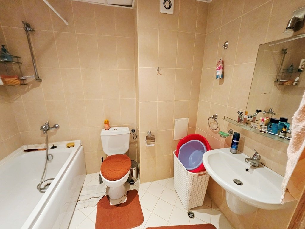 Large 2-Bedroom Apartment with Pool View in Sunny View North – Bright, Spacious & Ready to Use