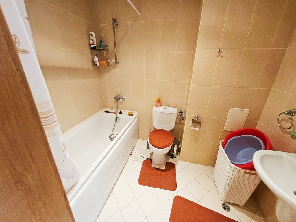 Large 2-Bedroom Apartment with Pool View in Sunny View North – Bright, Spacious & Ready to Use