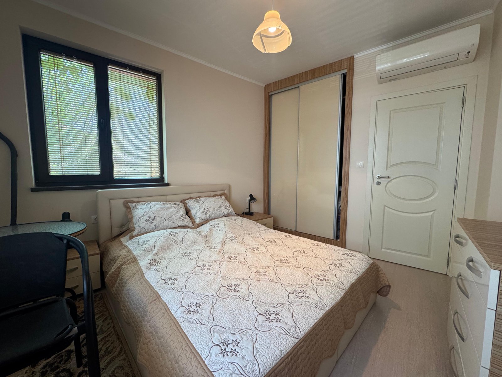 Ein-Zimmer-Apartment im Esteban-Komplex in Nessebar.