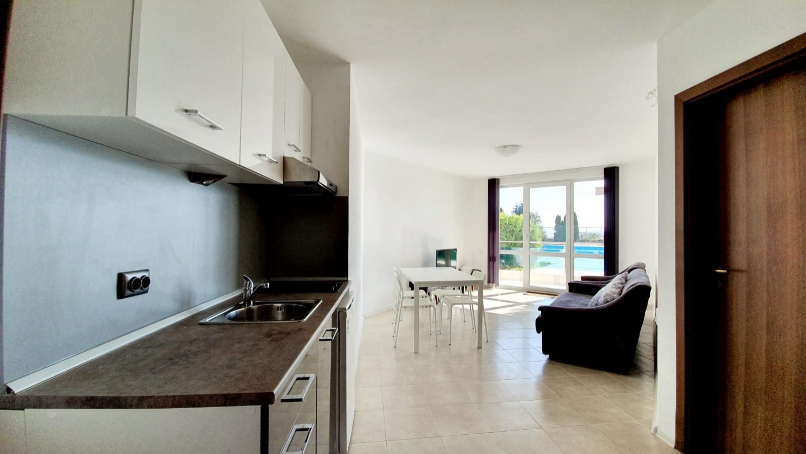 Erdgeschosswohnung mit einem Schlafzimmer direkt am Strand von Gradina mit Meerblick von der Veranda