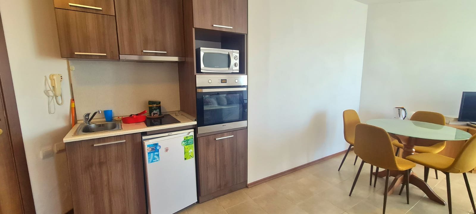 Ein-Zimmer-Apartment direkt am Strand, Garten mit Meerblick