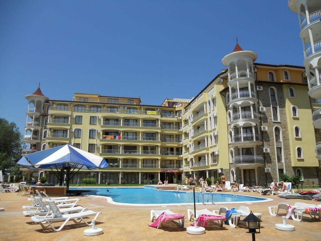 Großzügige Wohnung mit zwei Schlafzimmern und zwei Terrassen im Komplex Summer Dreams, Toplage, Sonnenstrand