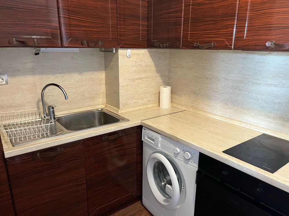 Exklusives Angebot: Zweizimmerwohnung mit herrlichem Meerblick und erster Strandreihe – Pomorie