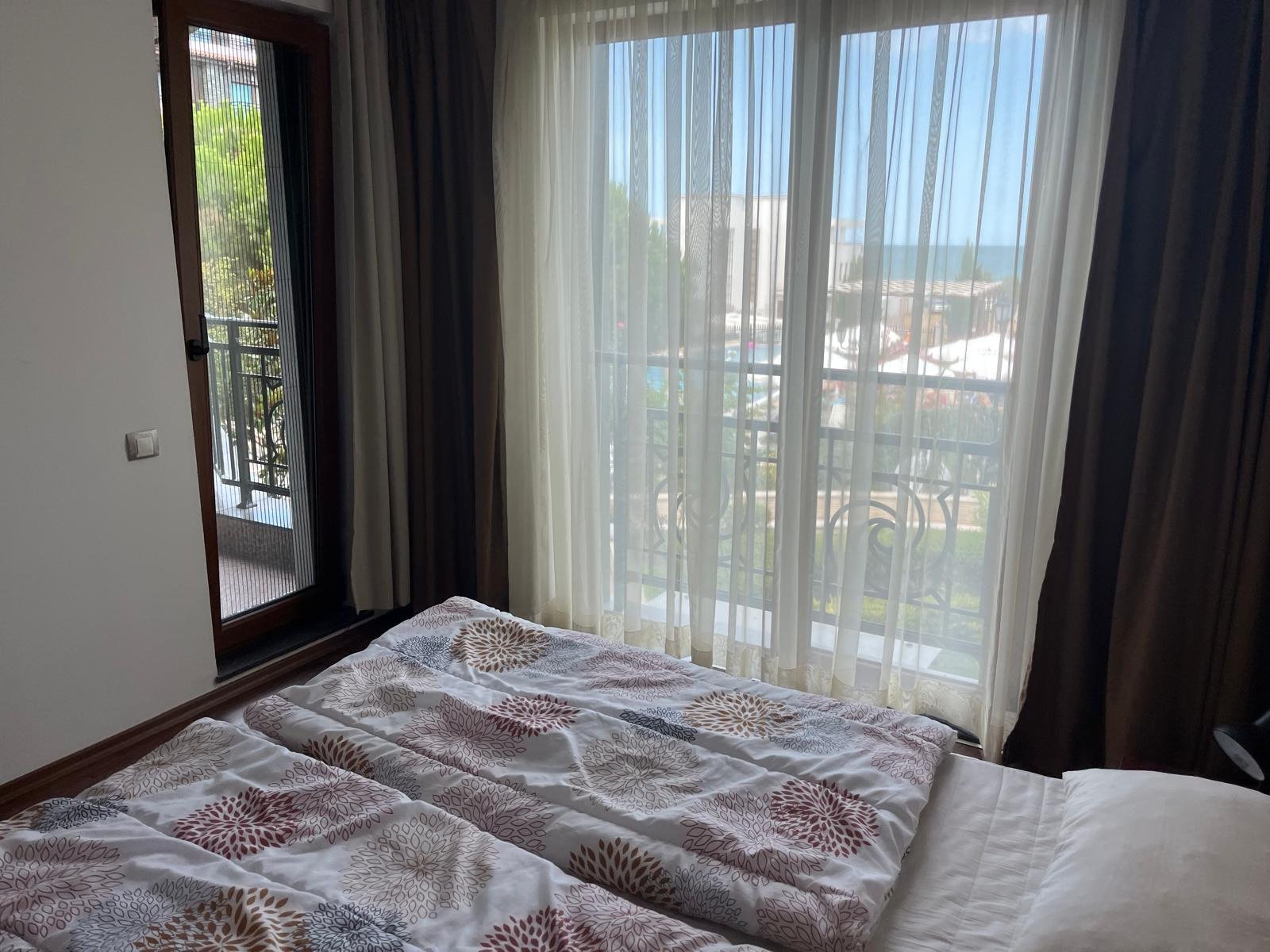 Exklusives Angebot: Zweizimmerwohnung mit herrlichem Meerblick und erster Strandreihe – Pomorie