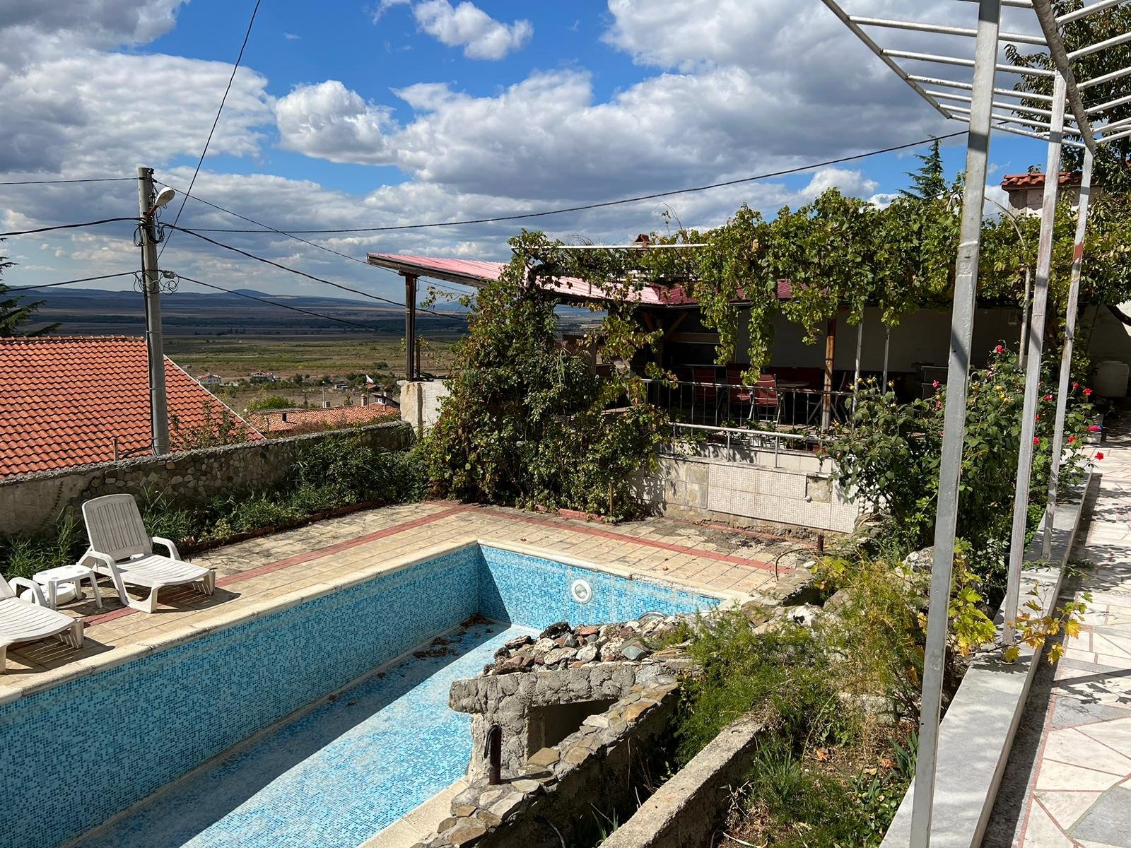Beeindruckendes vierstöckiges Haus mit Pool, Meerblick und wunderschönem Garten in Košaritsa