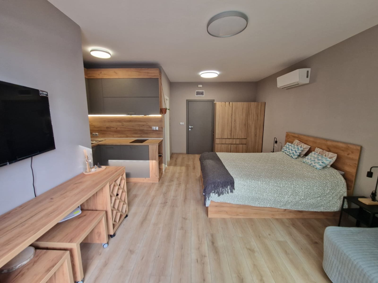 Vollständig möbliertes Studio mit herrlichem Meer- und Poolblick in einer neuen, luxuriösen Anlage