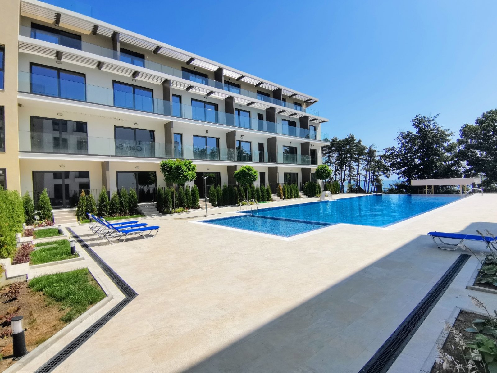 Vollständig möbliertes Studio mit herrlichem Meer- und Poolblick in einer neuen, luxuriösen Anlage