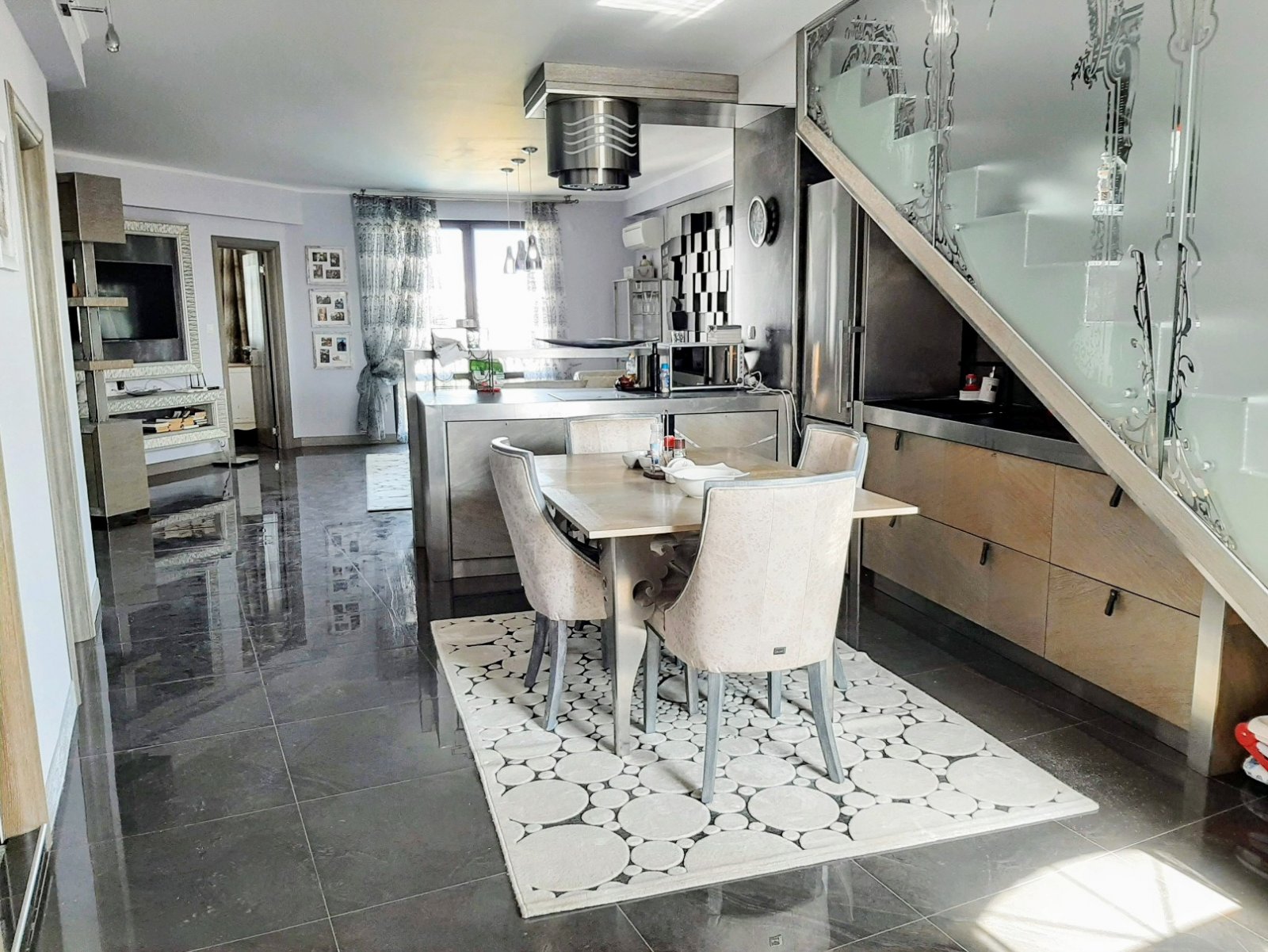 Einzigartige, luxuriöse Maisonette-Wohnung mit 4 Schlafzimmern, nur 300 m vom Strand in Nessebar entfernt!