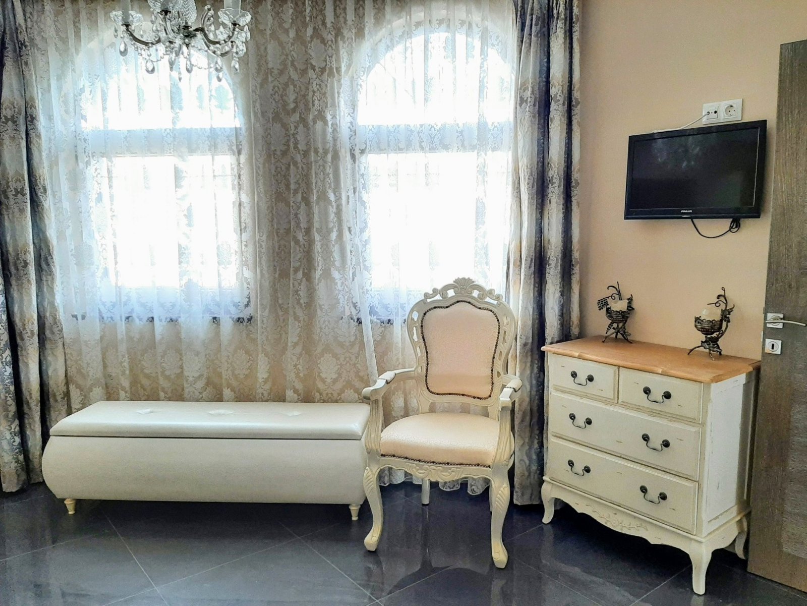 Einzigartige, luxuriöse Maisonette-Wohnung mit 4 Schlafzimmern, nur 300 m vom Strand in Nessebar entfernt!