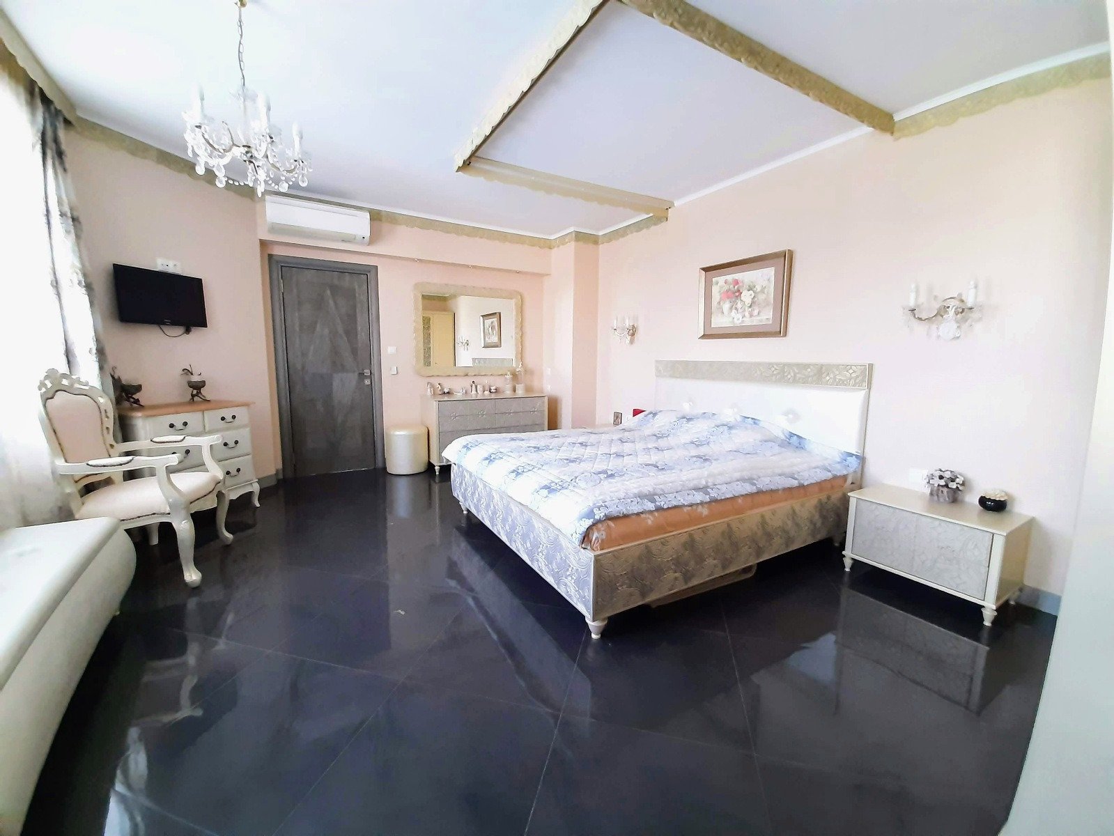 Einzigartige, luxuriöse Maisonette-Wohnung mit 4 Schlafzimmern, nur 300 m vom Strand in Nessebar entfernt!