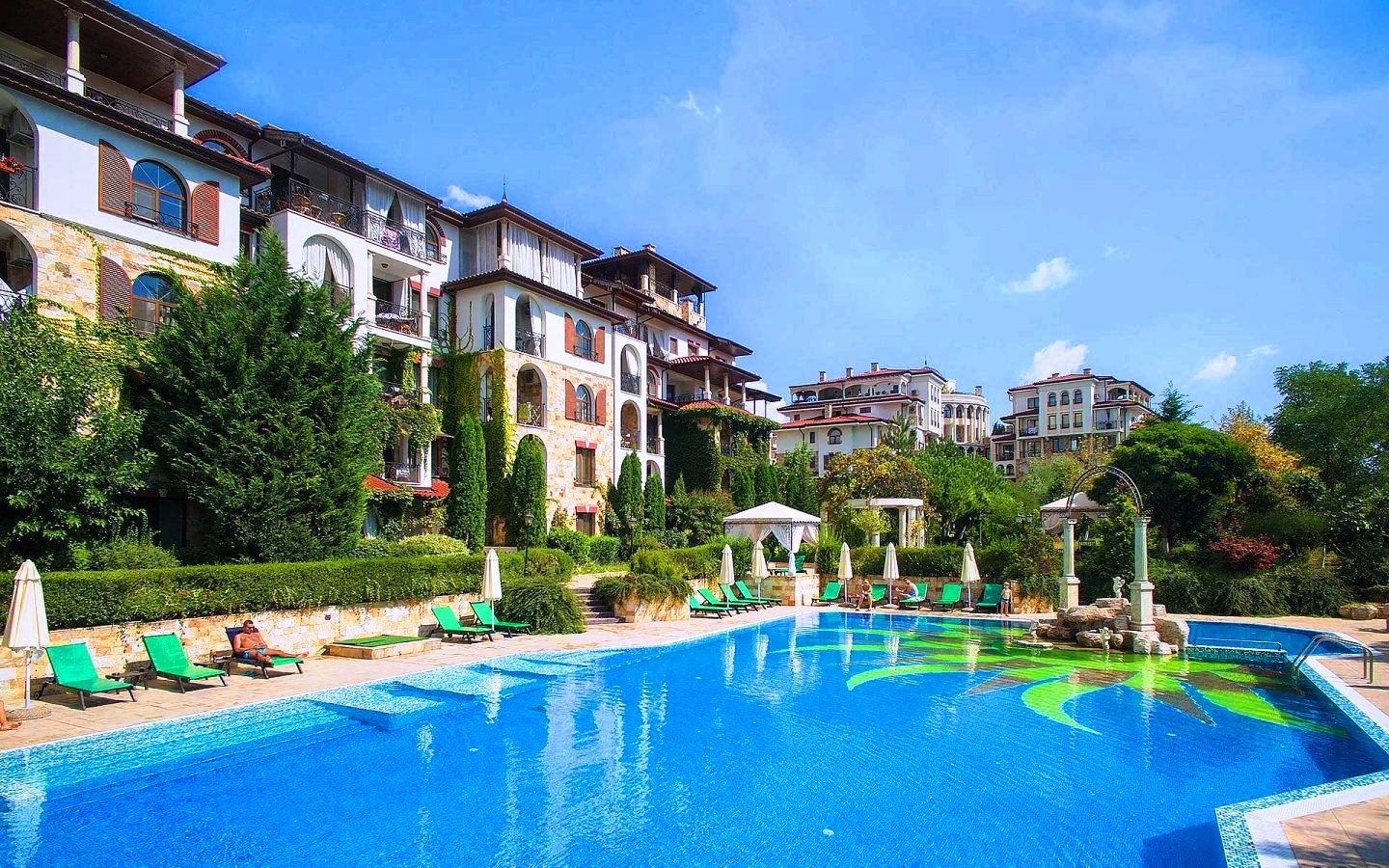 Einzigartige, luxuriöse Maisonette-Wohnung mit 4 Schlafzimmern, nur 300 m vom Strand in Nessebar entfernt!
