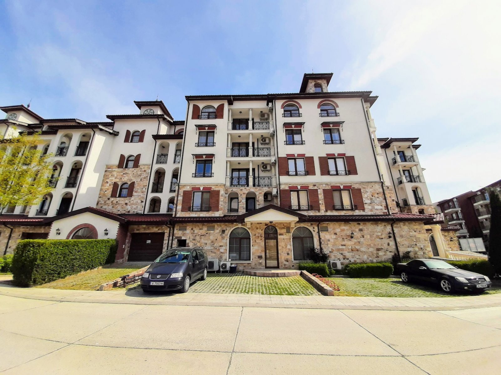 Einzigartige, luxuriöse Maisonette-Wohnung mit 4 Schlafzimmern, nur 300 m vom Strand in Nessebar entfernt!