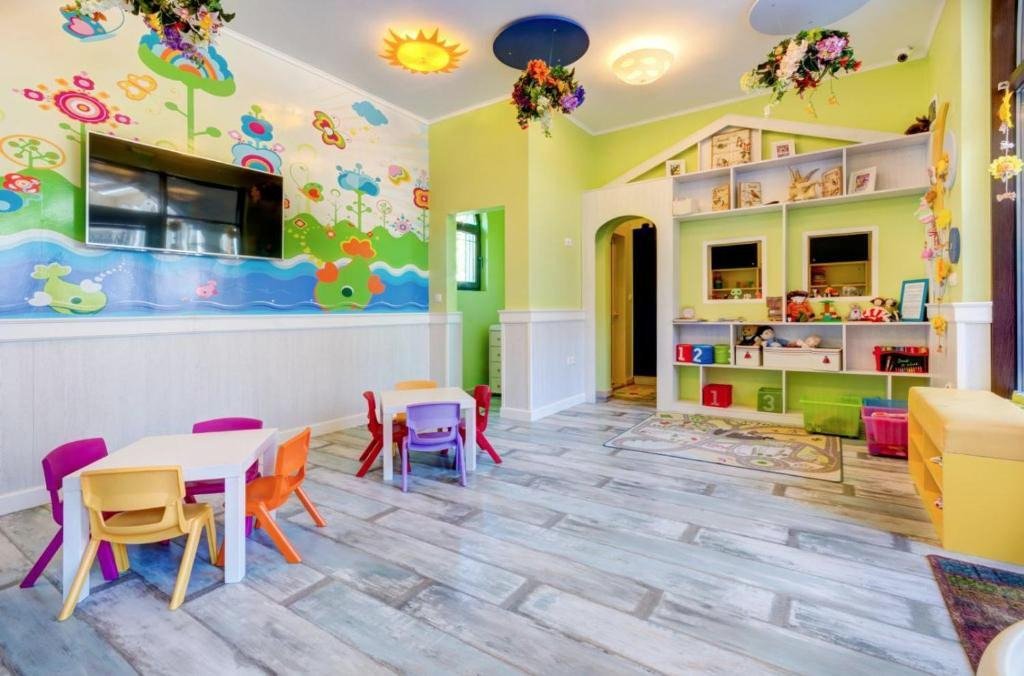 Einzigartige, luxuriöse Maisonette-Wohnung mit 4 Schlafzimmern, nur 300 m vom Strand in Nessebar entfernt!