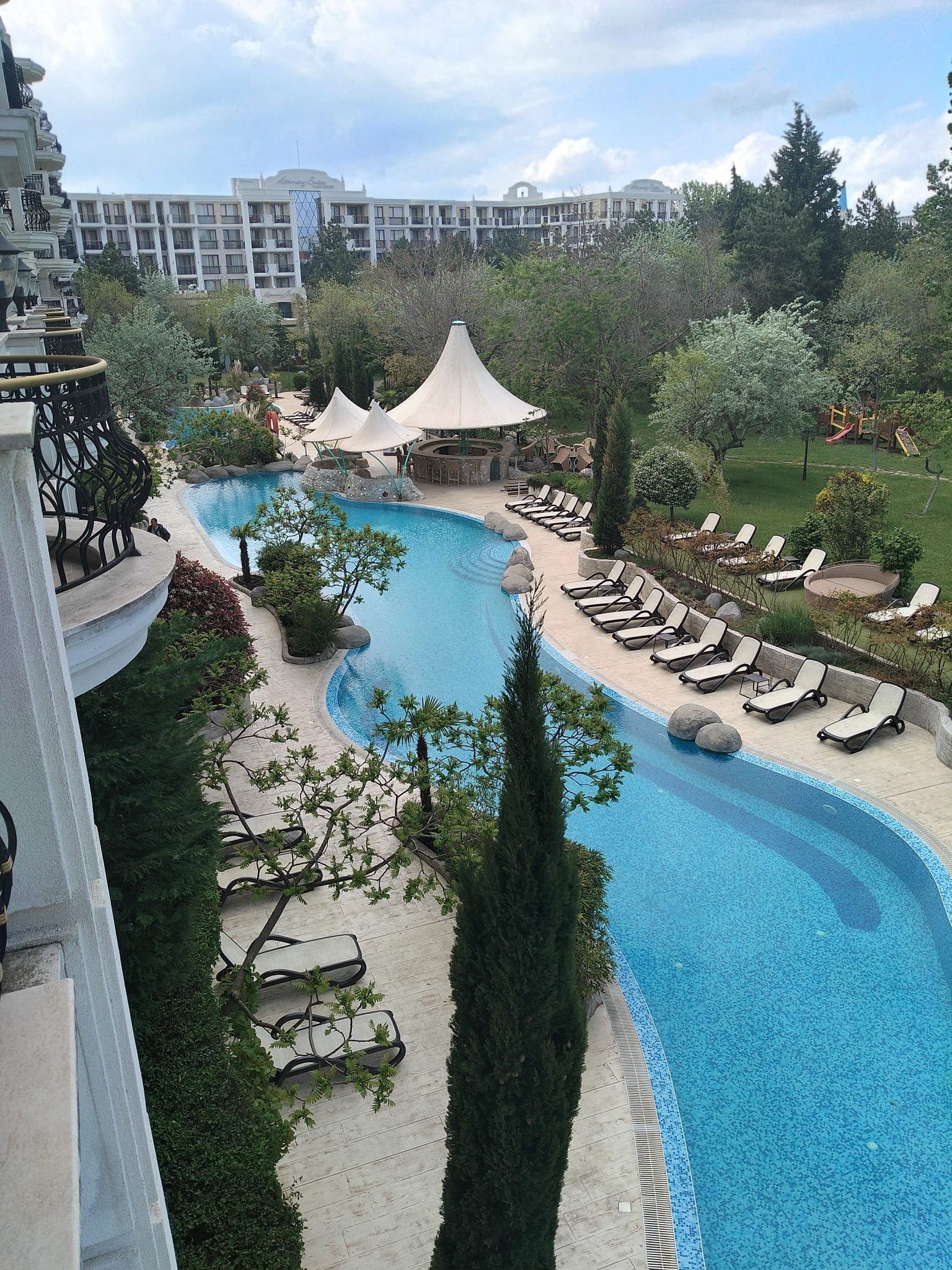   Wunderschönes, luxuriöses Apartment mit drei Schlafzimmern im Harmony Suites Grand Resort, Sunny Beach  