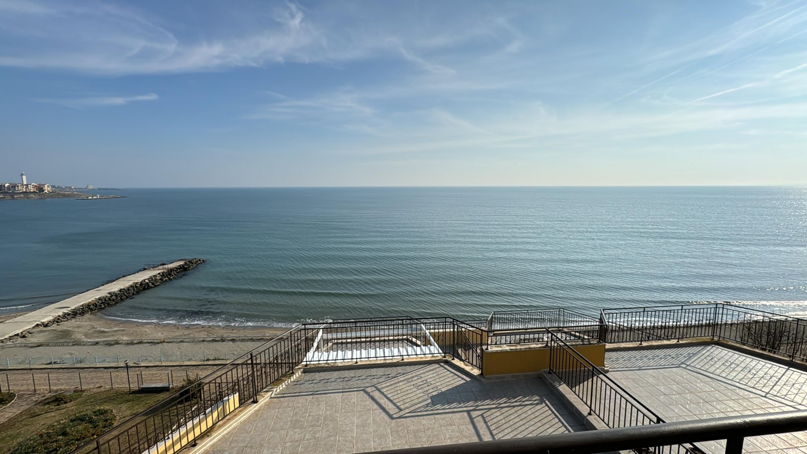 Wunderschöne Wohnung mit Panoramablick aufs Meer im Midia Aheloy-Komplex