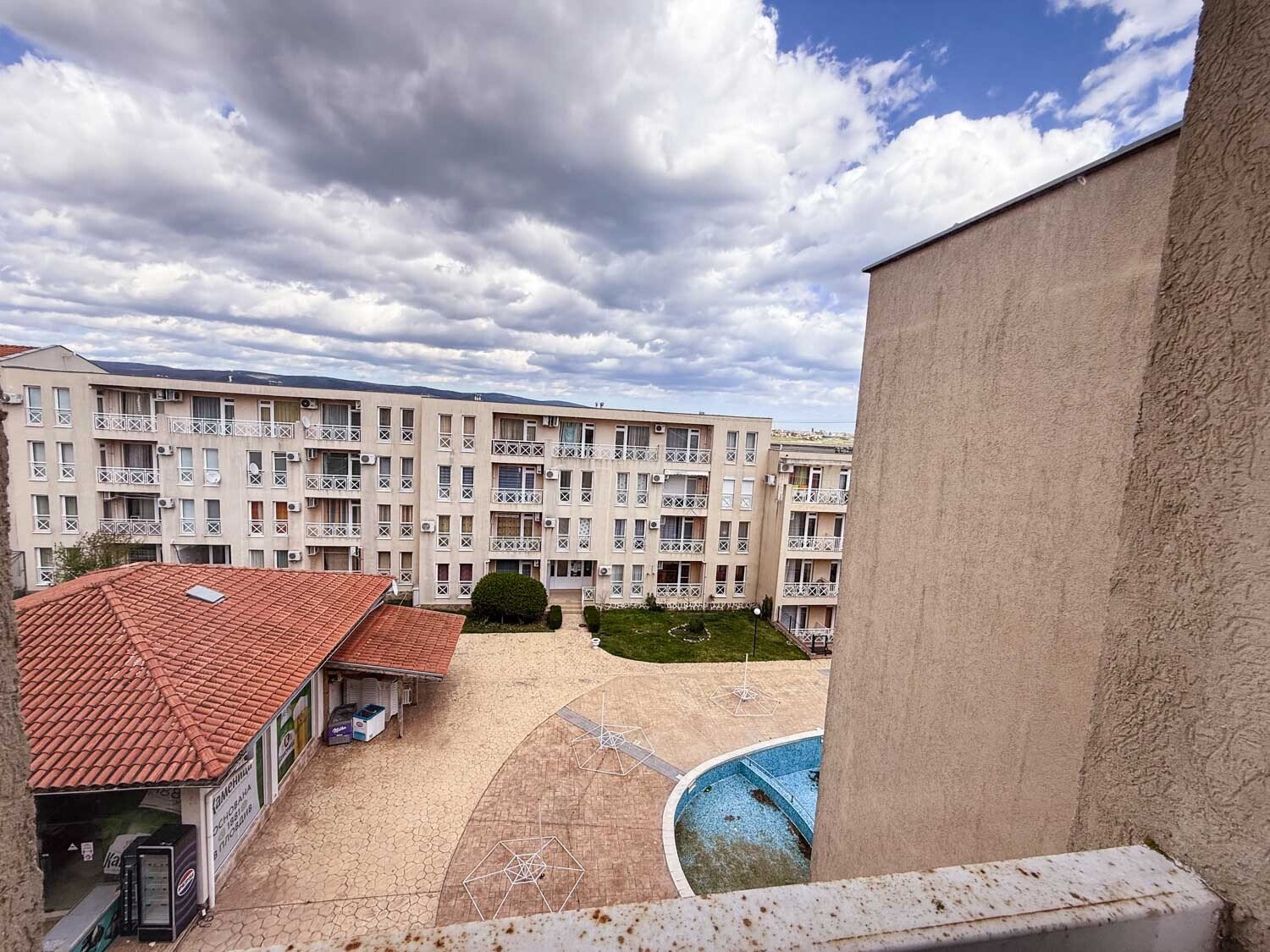 Dreizimmerwohnung mit Poolblick im Komplex Sunny Day 6 in Sonnenstrand, Bulgarien