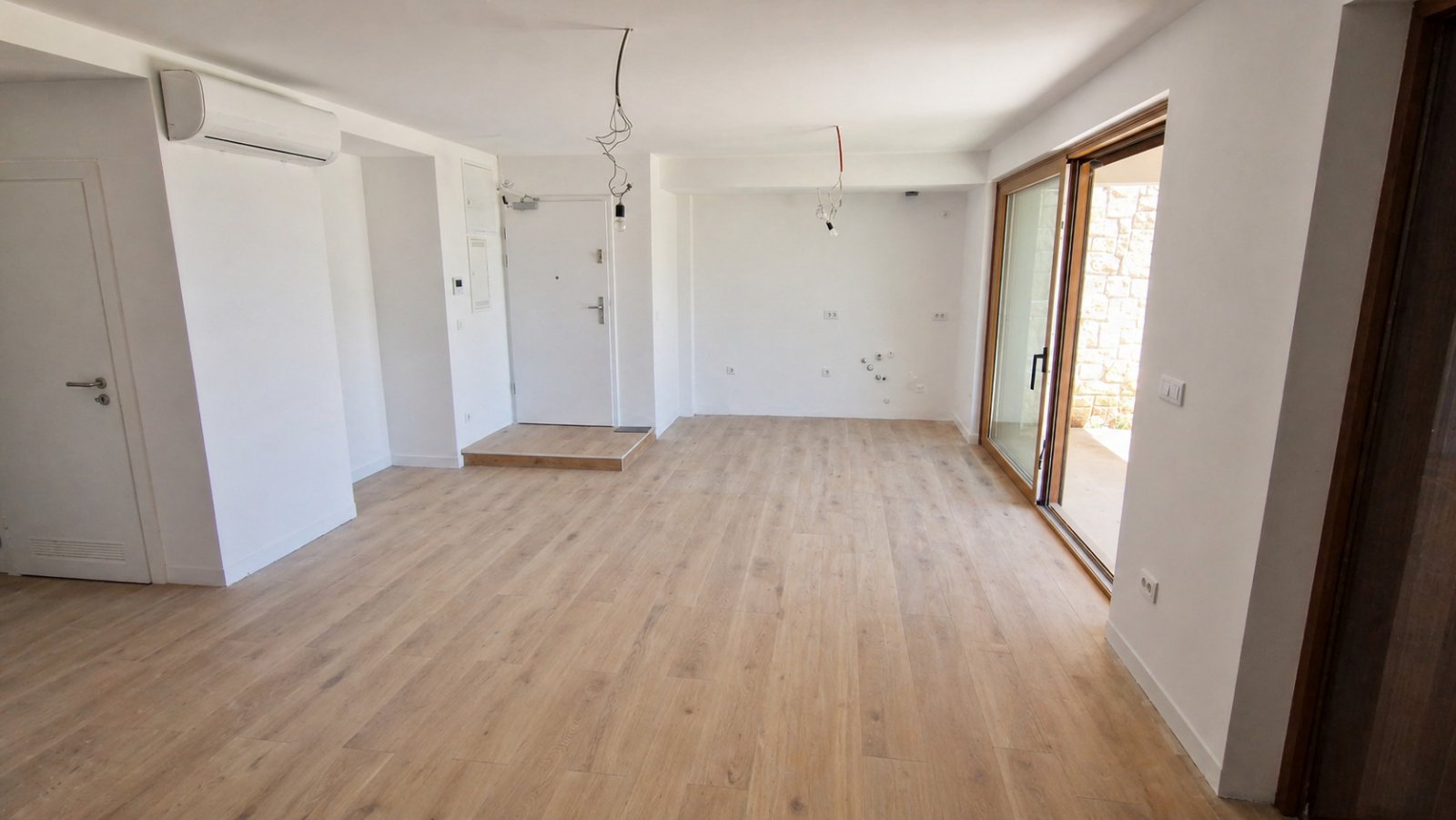 Moderne Wohnung in einem Neubau mit Garten und Meerblick, Privlaka